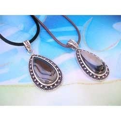 Semi Precious Stone Pendant Manufacturer in Delhi